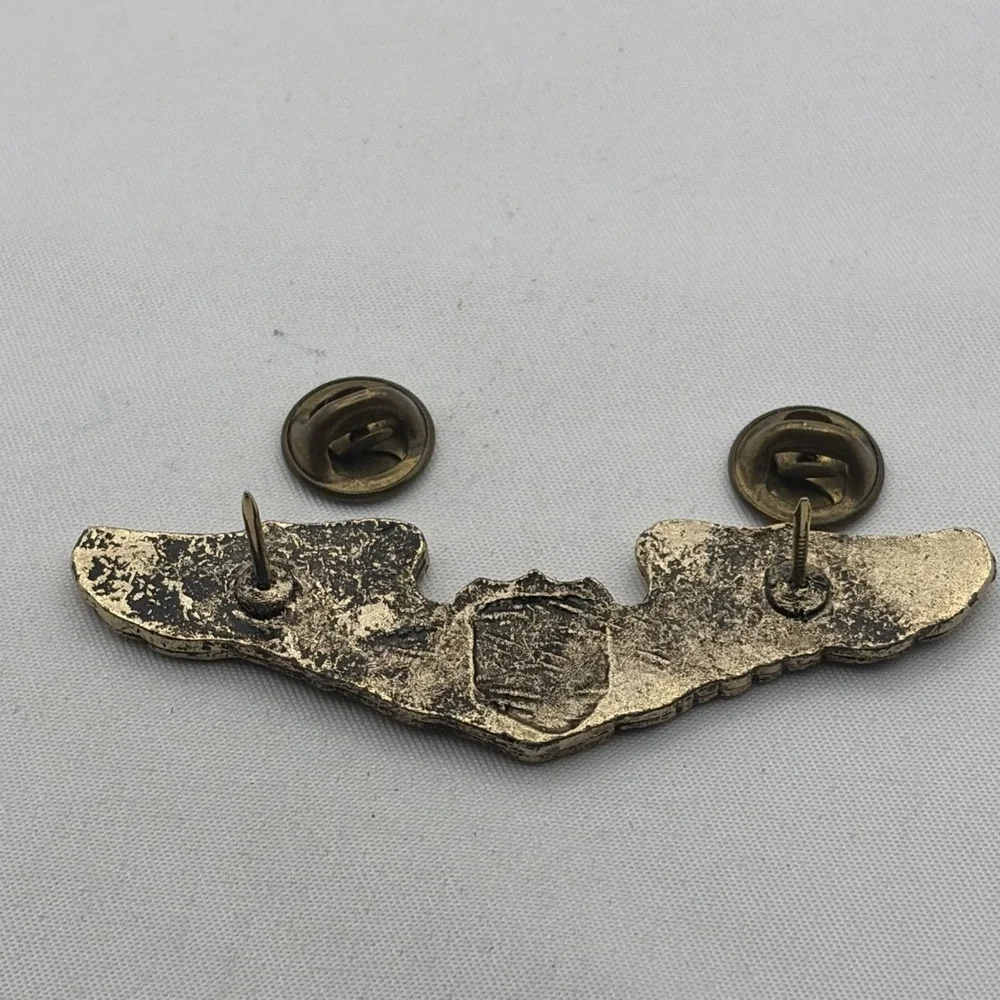 NASM National Air And Space Museum Pilot Wings Lapel Hat Pin